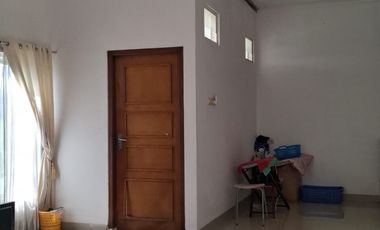 Rumah Tinggal 2 Lantai dalam Perum Amanusa Regency - Wedomartani Ngemplak Sleman