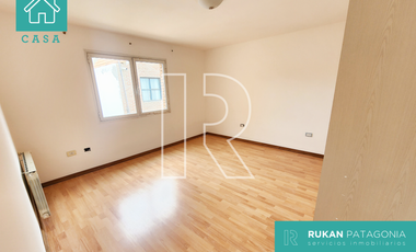 #AlquilerRUKAN || Casa 3 Habitaciones (Nivel Gerencial) | Av. COSTANERA | Caleta Olivia.-