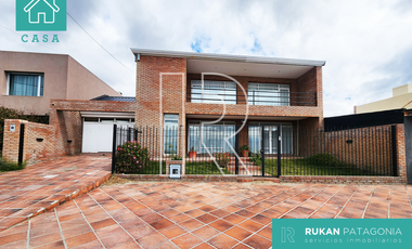 #AlquilerRUKAN || Casa 3 Habitaciones (Nivel Gerencial) | Av. COSTANERA | Caleta Olivia.-