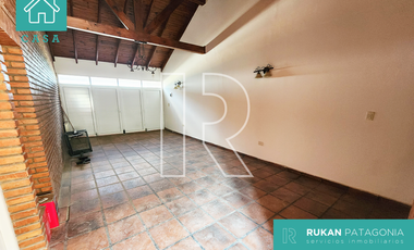 #AlquilerRUKAN || Casa 3 Habitaciones (Nivel Gerencial) | Av. COSTANERA | Caleta Olivia.-