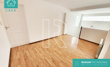 #AlquilerRUKAN || Casa 3 Habitaciones (Nivel Gerencial) | Av. COSTANERA | Caleta Olivia.-