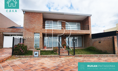 #AlquilerRUKAN || Casa 3 Habitaciones (Nivel Gerencial) | Av. COSTANERA | Caleta Olivia.-