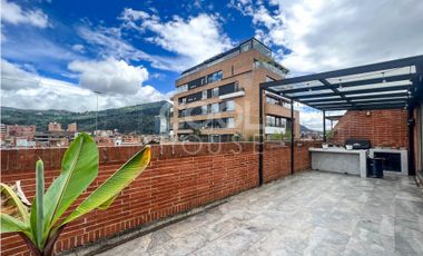 Apartamento Dúplex con terraza en venta en Santa Paula