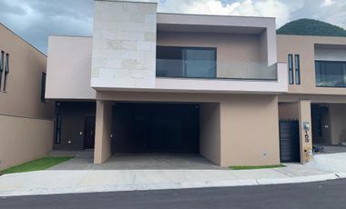 Casa Renta Monterrey BIOMA Residencial EXCELENTES CONDICIONES (como NUEVA) Carretera Nacional Equipada Muy CERCA de la cd. y de TODO