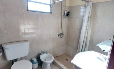 CASA SOLA EN LOTE
