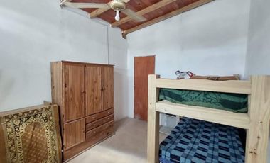 CASA SOLA EN LOTE