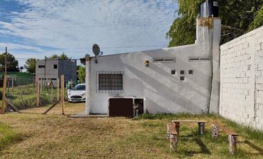 CASA SOLA EN LOTE
