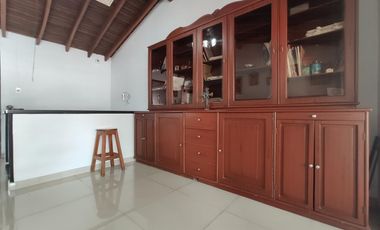 casa en venta en av. libertadores. Cod V18006