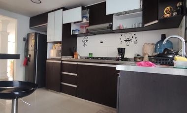 casa en venta en av. libertadores. Cod V18006