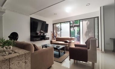 casa en venta en av. libertadores. Cod V18006