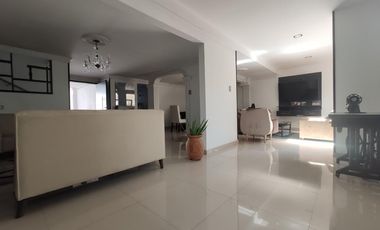 casa en venta en av. libertadores. Cod V18006