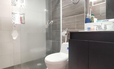 casa en venta en av. libertadores. Cod V18006