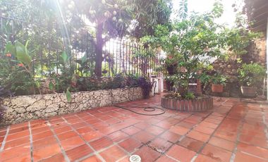 casa en venta en av. libertadores. Cod V18006