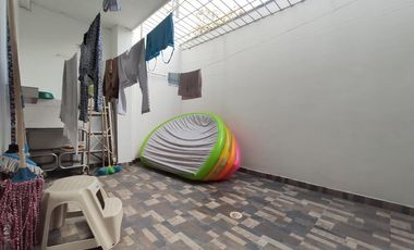 casa en venta en av. libertadores. Cod V18006