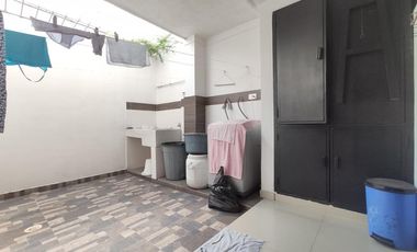 casa en venta en av. libertadores. Cod V18006