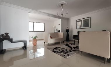 casa en venta en av. libertadores. Cod V18006