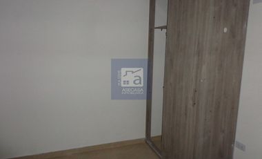 COD. 6052 - SE ARRIENDA APARTAMENTO - BARRIO:  SANTA ANA