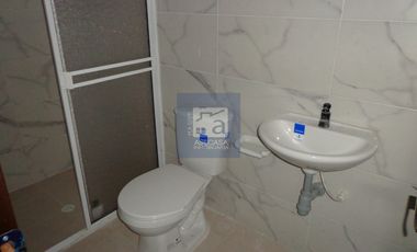 COD. 6052 - SE ARRIENDA APARTAMENTO - BARRIO:  SANTA ANA