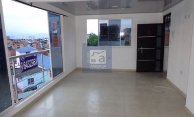 COD. 6052 - SE ARRIENDA APARTAMENTO - BARRIO:  SANTA ANA