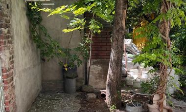 Galpón mas departamento de 3 ambientes con 2 dependencias y balcón