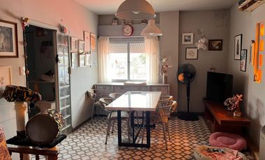 Galpón mas departamento de 3 ambientes con 2 dependencias y balcón