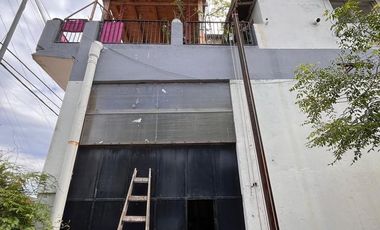 Galpón mas departamento de 3 ambientes con 2 dependencias y balcón