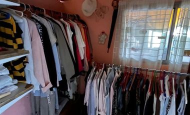 Galpón mas departamento de 3 ambientes con 2 dependencias y balcón