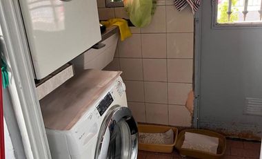 Galpón mas departamento de 3 ambientes con 2 dependencias y balcón