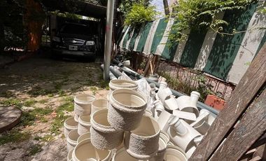 Galpón mas departamento de 3 ambientes con 2 dependencias y balcón