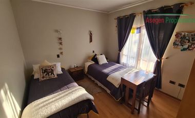 Casa en Venta en Amplia Casa en venta en calle San Roman, a pasos de Parque Schneider.