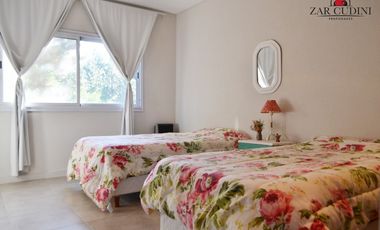 VENTA COSTA ESMERALDA CASA 4 AMBIENTES