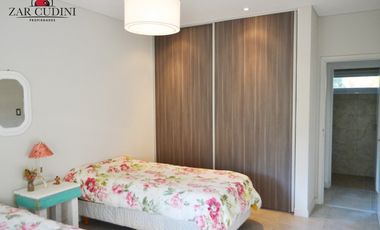 VENTA COSTA ESMERALDA CASA 4 AMBIENTES