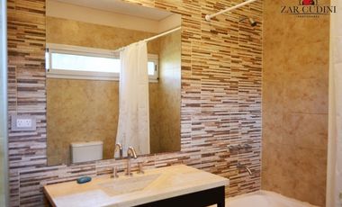 VENTA COSTA ESMERALDA CASA 4 AMBIENTES