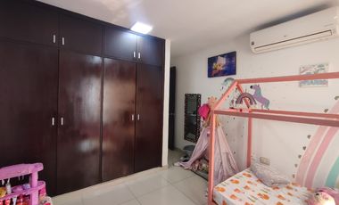 casa en venta en niza. Cod V30071
