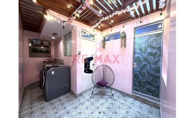 Venta De Departamento 1° Piso Urb Daniel Hoyle