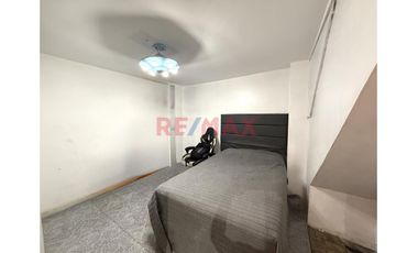 Venta De Departamento 1° Piso Urb Daniel Hoyle