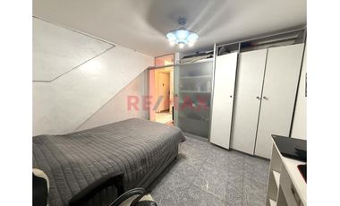 Venta De Departamento 1° Piso Urb Daniel Hoyle