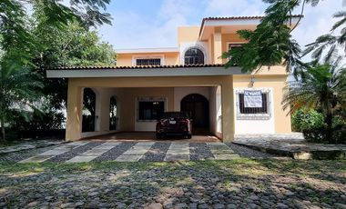 Residencia en coto privado en Comala Pueblo Mágico !!!