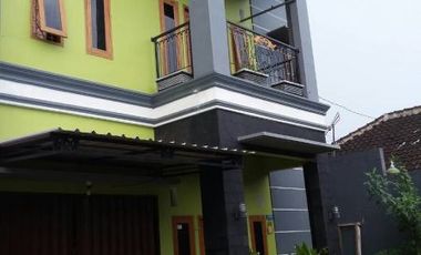 Rumah Minimalis 2 Lantai dekat XT Square