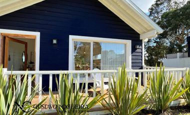 Casa en venta en Costa Esmeralda estilo californiana