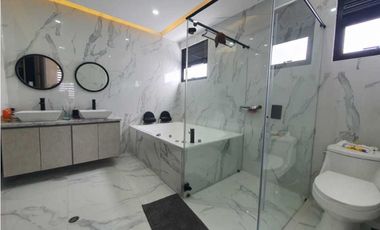 Se Vende Casa Esquinera En Conjunto Cerrado Con Piscina