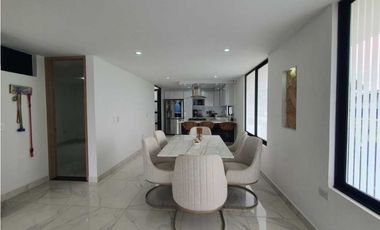 Se Vende Casa Esquinera En Conjunto Cerrado Con Piscina