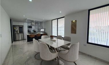 Se Vende Casa Esquinera En Conjunto Cerrado Con Piscina