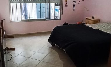 P.H. 3 AMBIENTES AL FRENTE RECICLADO CON PATIO Y TERRAZA