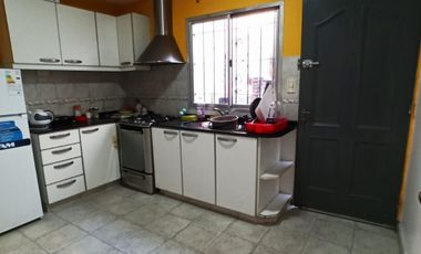 P.H. 3 AMBIENTES AL FRENTE RECICLADO CON PATIO Y TERRAZA