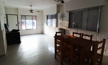 P.H. 3 AMBIENTES AL FRENTE RECICLADO CON PATIO Y TERRAZA