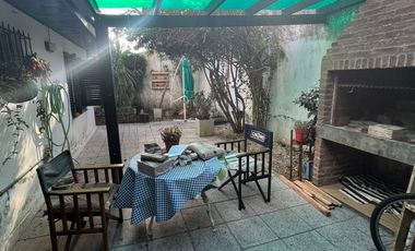 Hermoso chalet en barrio Los Pinares. Terreno de 10x33