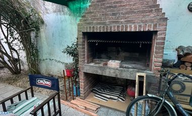 Hermoso chalet en barrio Los Pinares. Terreno de 10x33