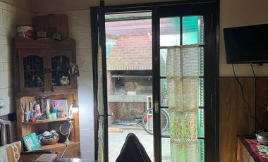 Hermoso chalet en barrio Los Pinares. Terreno de 10x33