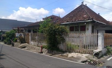 Dijual Rumah Tua Di Jalan Sarangan Dekat Pasar Tawangmangu Kota Malang